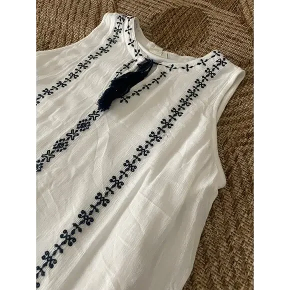 St. John's Bay White Gauze Sleeveless Dress with Blue Embroidery SZ M - Picture 2 of 7